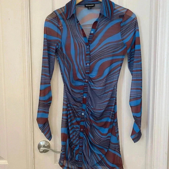 Pretty Little Things Womens Sheer Assymetrical Striped Shirt Dress - Picture 5 of 9